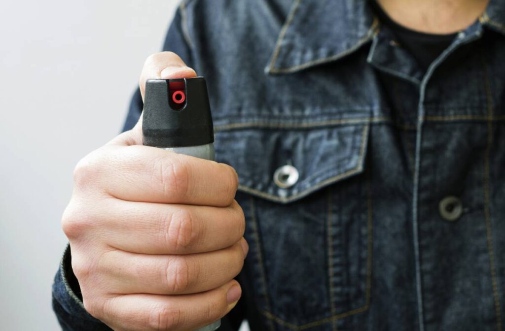 Bombe lacrymogène au poivre