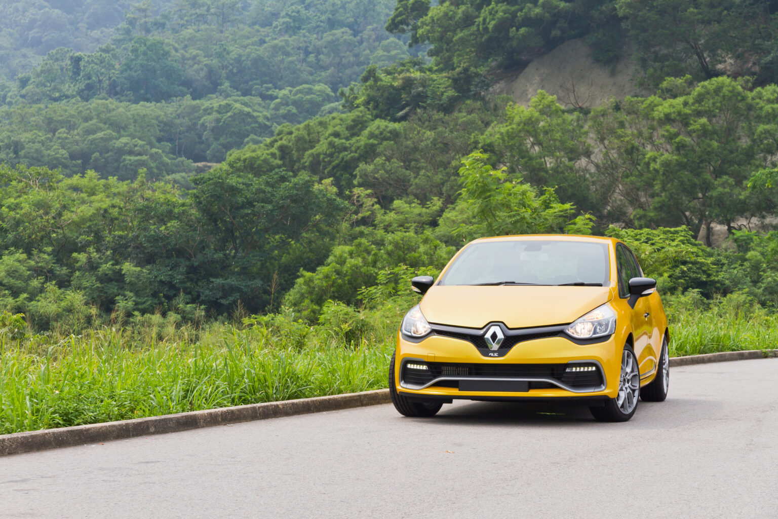 Faut-il acheter une Clio hybride ? Notre analyse complète renault clio hybride