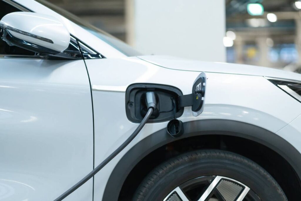 Où faire réparer sa voiture électrique en Charente ?